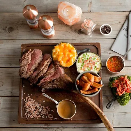 Tomahawk Steakhouse Bed & Breakfast *