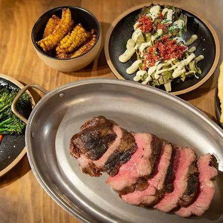 Fuego Steakhouse And Tapas -tomahawk Couette-café Potto