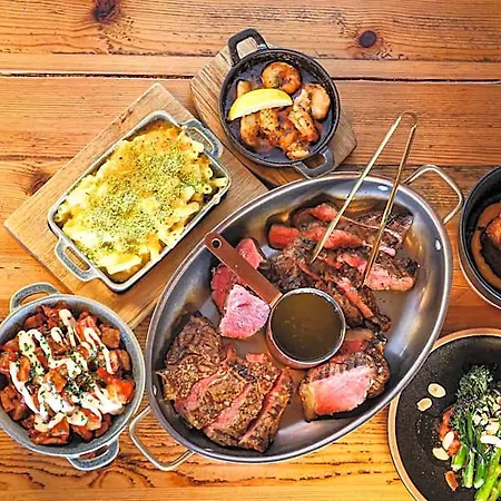Fuego Steakhouse And Tapas -tomahawk Frühstückspension